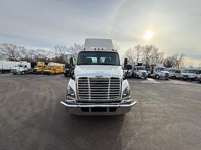 Used 2018 Freightliner Cascadia Detroit DD13 Semi Truck for sale #EBT1462 - photo 2