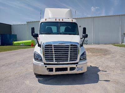 Used 2018 Freightliner Cascadia Detroit DD13 Semi Truck for sale #EBT1485 - photo 2