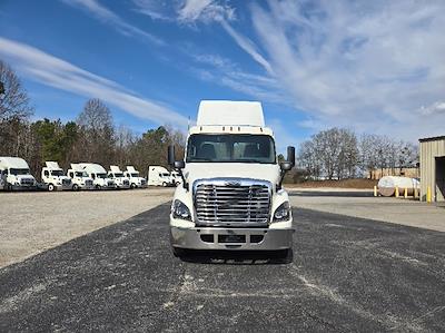 Used 2019 Freightliner Cascadia Detroit DD13 Semi Truck for sale #EBT1552 - photo 2
