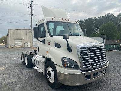 Used 2019 Freightliner Cascadia Detroit DD13 Semi Truck for sale #EBT1556 - photo 1