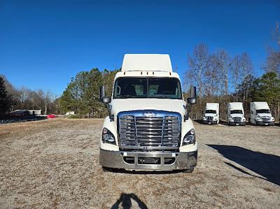 Used 2019 Freightliner Cascadia Detroit DD13 Semi Truck for sale #EBT1558 - photo 2