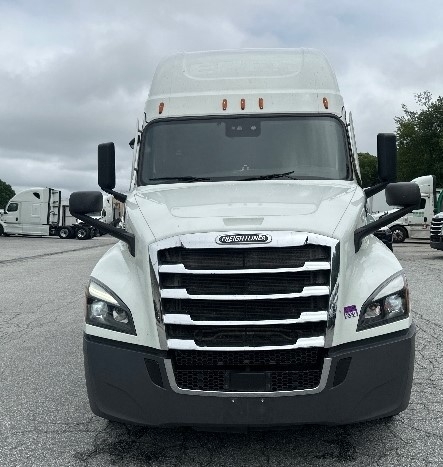 Used 2021 Freightliner Cascadia - photo 1
