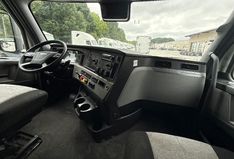Used 2021 Freightliner Cascadia - photo 16