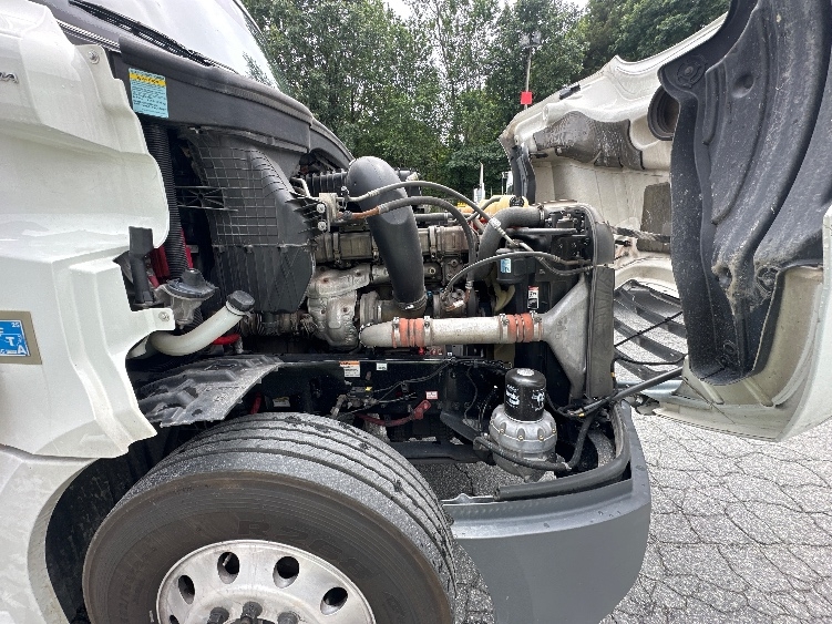 Used 2021 Freightliner Cascadia - photo 21