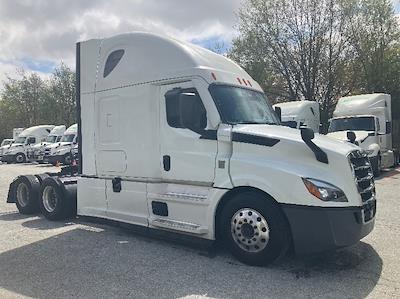Used 2021 Freightliner Cascadia - photo 1