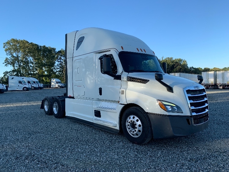 Used 2021 Freightliner Cascadia - photo 1