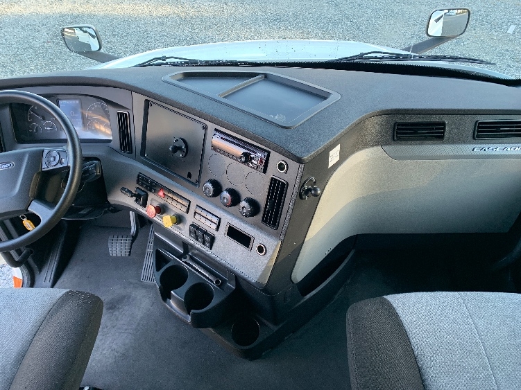 Used 2021 Freightliner Cascadia - photo 14
