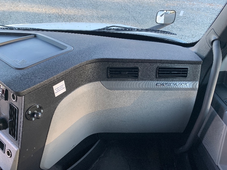 Used 2021 Freightliner Cascadia - photo 15