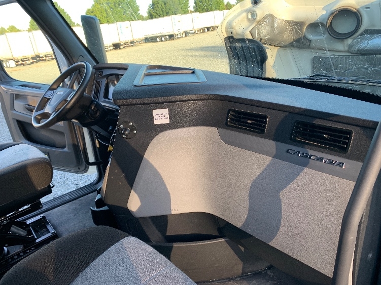 Used 2021 Freightliner Cascadia - photo 16