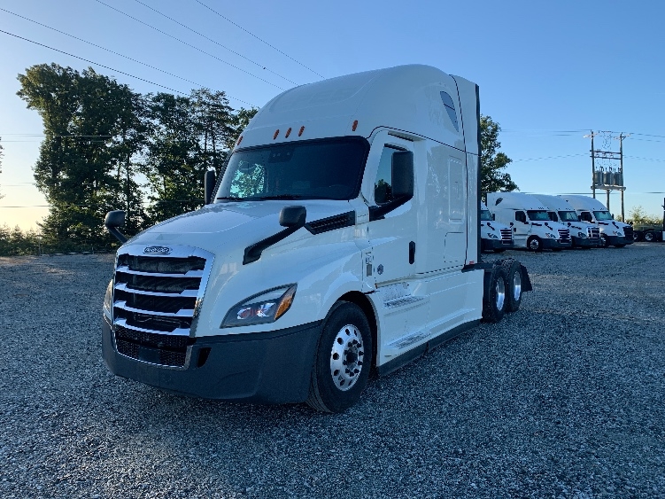 Used 2021 Freightliner Cascadia - photo 5