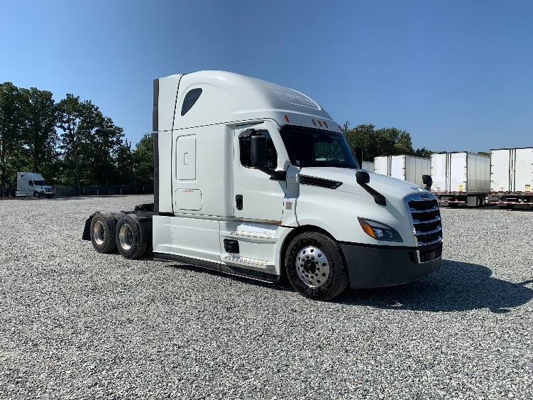 Used 2021 Freightliner Cascadia - photo 1