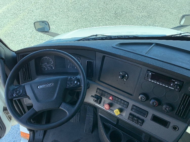 Used 2021 Freightliner Cascadia - photo 13