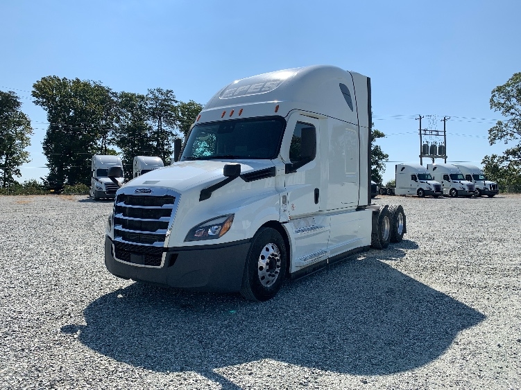 Used 2021 Freightliner Cascadia - photo 5