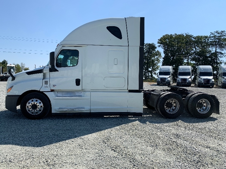 Used 2021 Freightliner Cascadia - photo 6