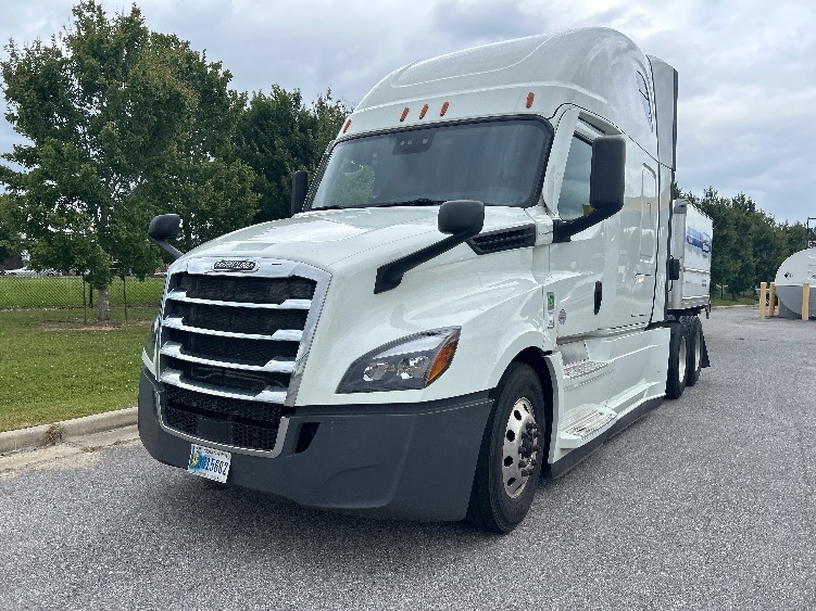Used 2021 Freightliner Cascadia - photo 5
