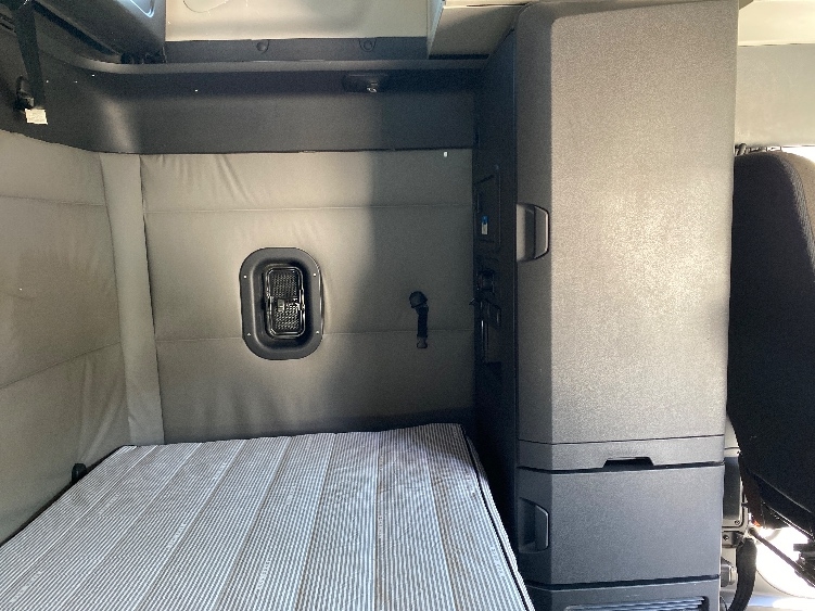 Used 2021 Freightliner Cascadia - photo 20