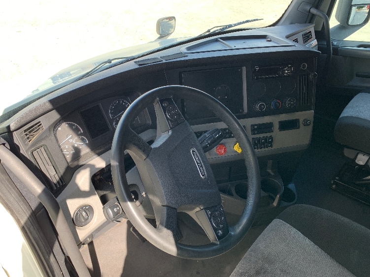 Used 2021 Freightliner Cascadia - photo 12