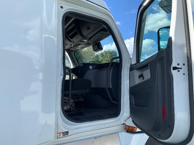 Used 2021 Freightliner Cascadia - photo 15