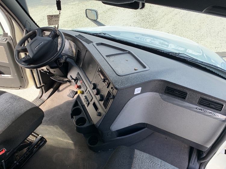 Used 2021 Freightliner Cascadia - photo 17