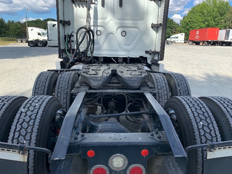 Used 2021 Freightliner Cascadia - photo 8