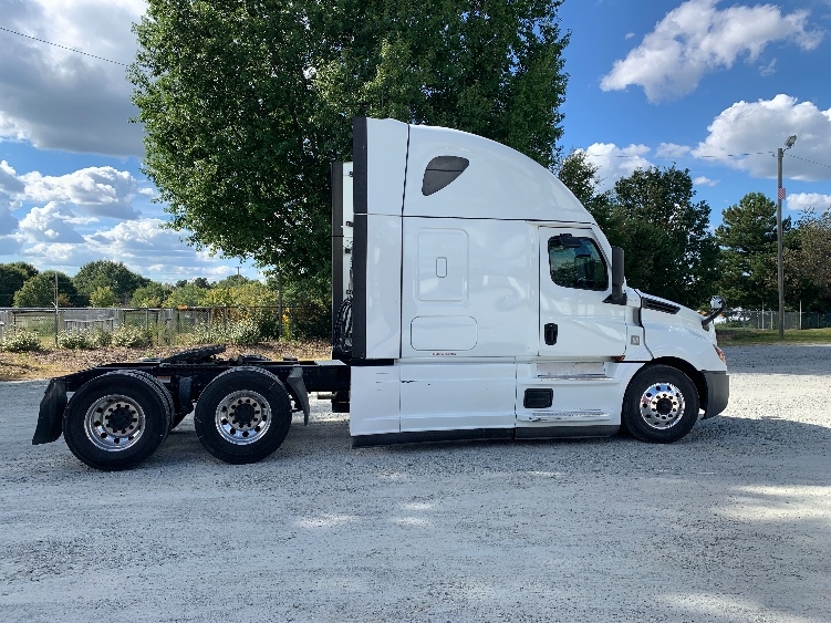 Used 2021 Freightliner Cascadia - photo 10