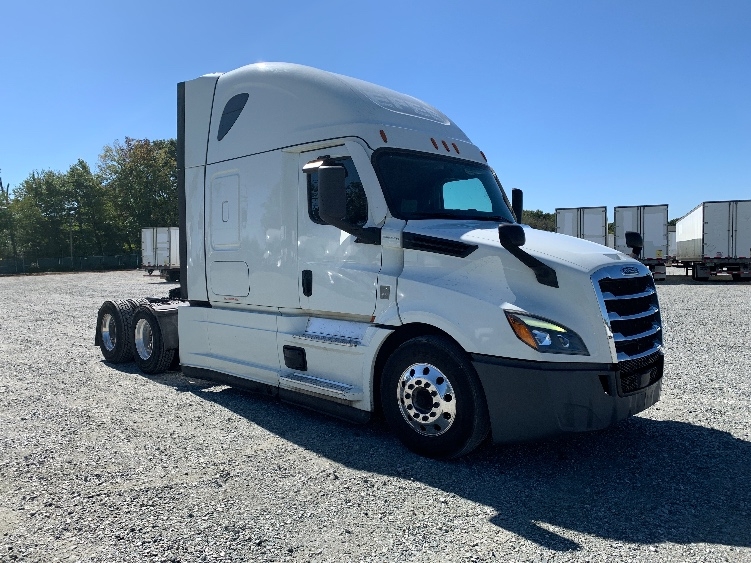 Used 2021 Freightliner Cascadia - photo 1