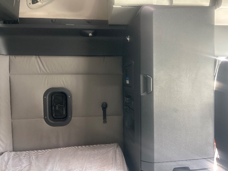 Used 2021 Freightliner Cascadia - photo 20