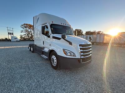 Used 2021 Freightliner Cascadia Detroit DD15AT Semi Truck with Sleeper Cab for sale #EPES21268 - photo 1