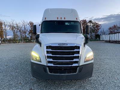 Used 2021 Freightliner Cascadia - photo 1