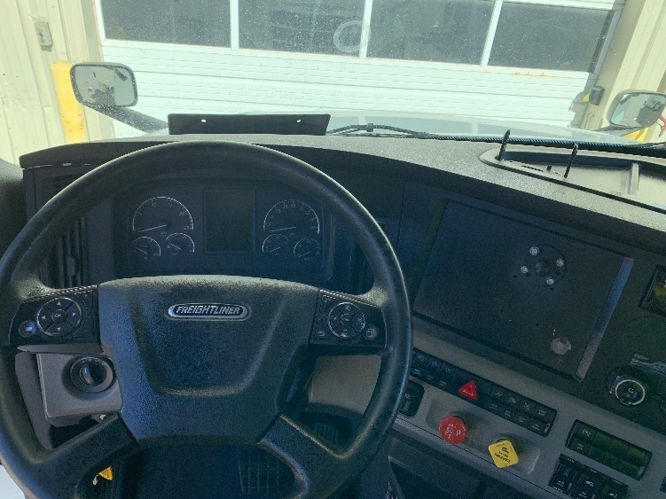 Used 2021 Freightliner Cascadia - photo 13
