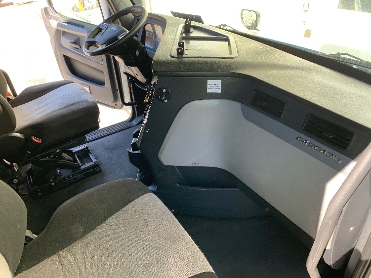 Used 2021 Freightliner Cascadia - photo 17