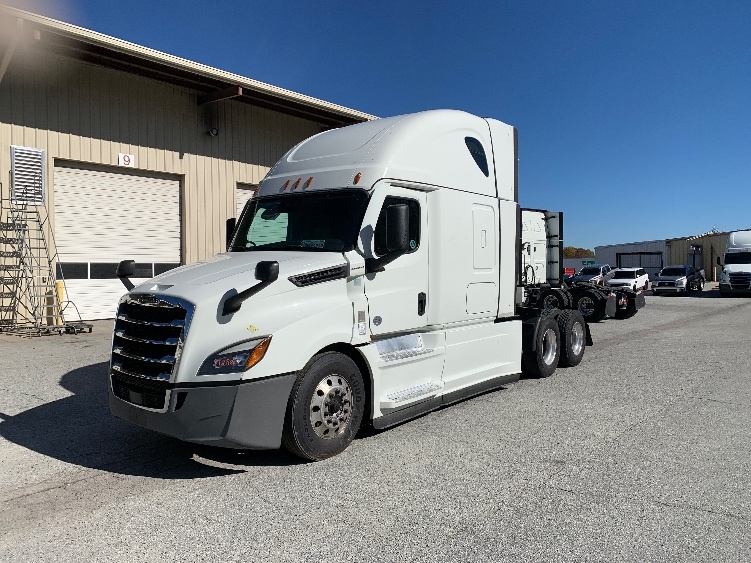 Used 2021 Freightliner Cascadia - photo 5