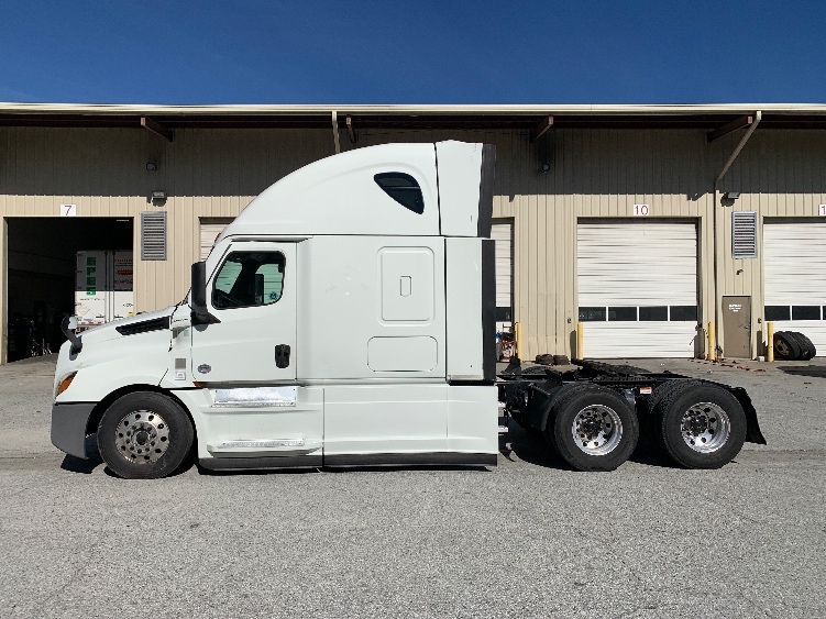 Used 2021 Freightliner Cascadia - photo 6