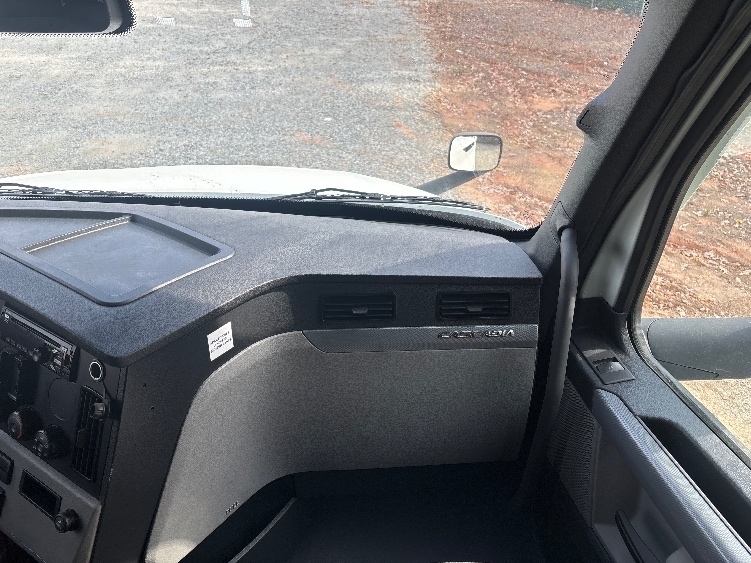 Used 2021 Freightliner Cascadia - photo 16