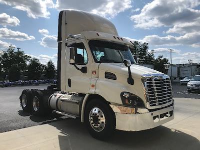 Used 2018 Freightliner Cascadia Detroit DD13 Semi Truck for sale #M217276 - photo 1