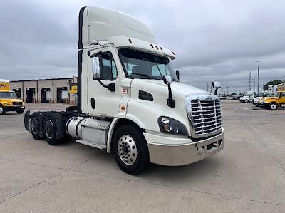 Used 2018 Freightliner Cascadia Detroit DD13 Semi Truck for sale #M217277 - photo 1
