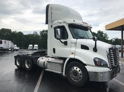 Used 2018 Freightliner Cascadia Detroit DD13 Semi Truck for sale #M217291 - photo 1