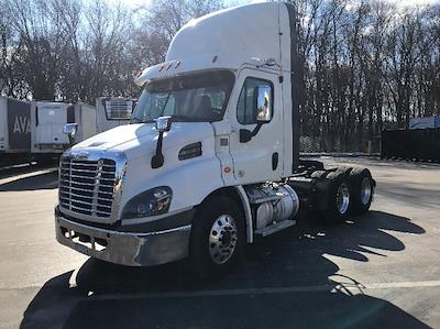 Used 2018 Freightliner Cascadia Detroit DD13 Semi Truck for sale #M217295 - photo 2