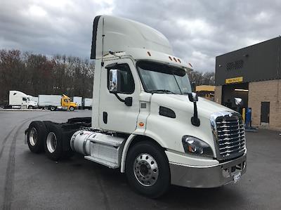 Used 2018 Freightliner Cascadia Detroit DD13 Semi Truck for sale #M217296 - photo 1