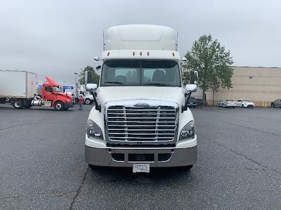 Used 2018 Freightliner Cascadia Detroit DD13 Semi Truck for sale #M217304 - photo 2