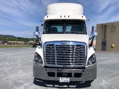 Used 2018 Freightliner Cascadia Detroit DD13 Semi Truck for sale #M217309 - photo 2