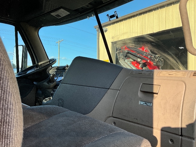 Used 2018 Freightliner Cascadia - photo 15