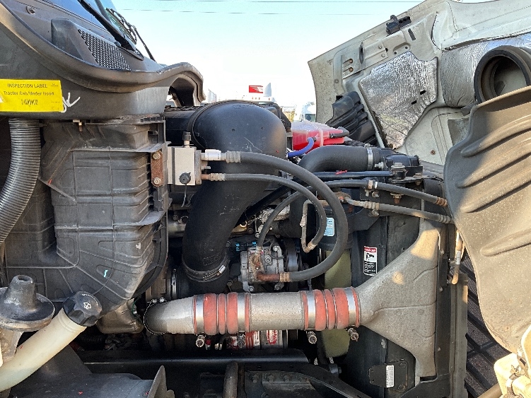 Used 2018 Freightliner Cascadia - photo 17