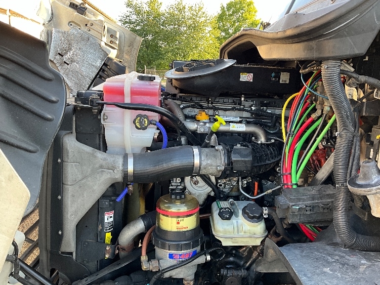 Used 2018 Freightliner Cascadia - photo 18