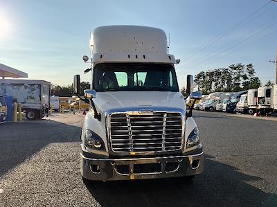 Used 2018 Freightliner Cascadia Detroit DD13 Semi Truck for sale #M217310 - photo 2