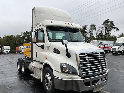 Used 2018 Freightliner Cascadia Detroit DD13 Semi Truck for sale #M217314 - photo 1