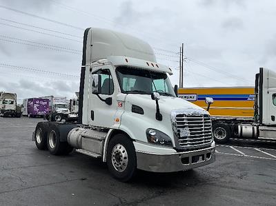 Used 2018 Freightliner Cascadia Detroit DD13 Semi Truck for sale #M217317 - photo 1