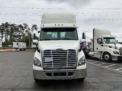 Used 2018 Freightliner Cascadia Detroit DD13 Semi Truck for sale #M217317 - photo 2