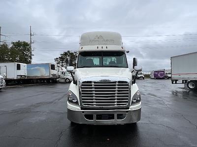 Used 2018 Freightliner Cascadia Detroit DD13 Semi Truck for sale #M217320 - photo 2