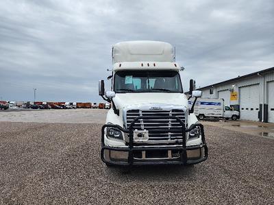 Used 2018 Freightliner Cascadia Detroit DD13 Semi Truck for sale #M217335 - photo 2